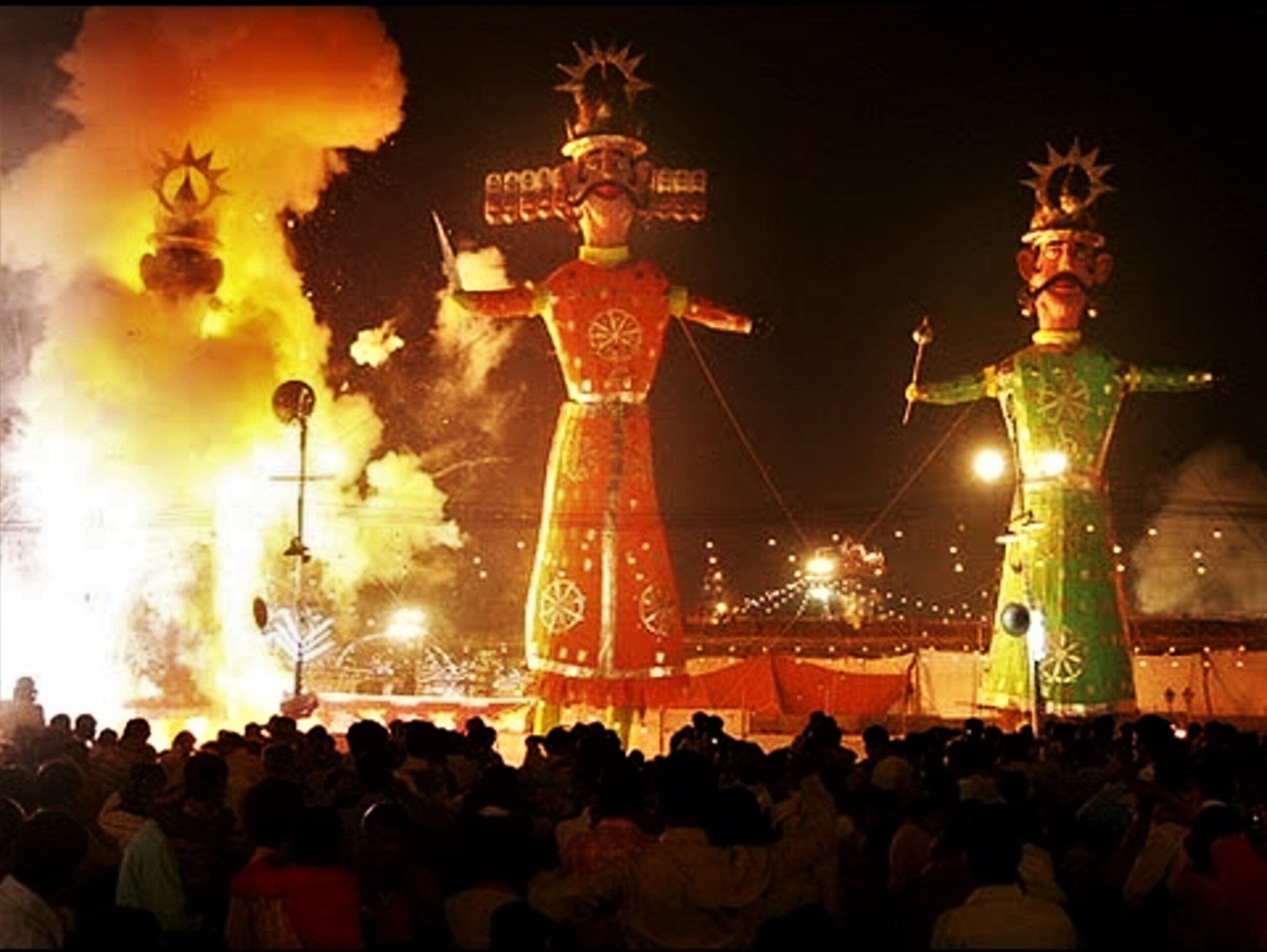 Dussehra celebration in Delhi | PC - whatsuplife.in