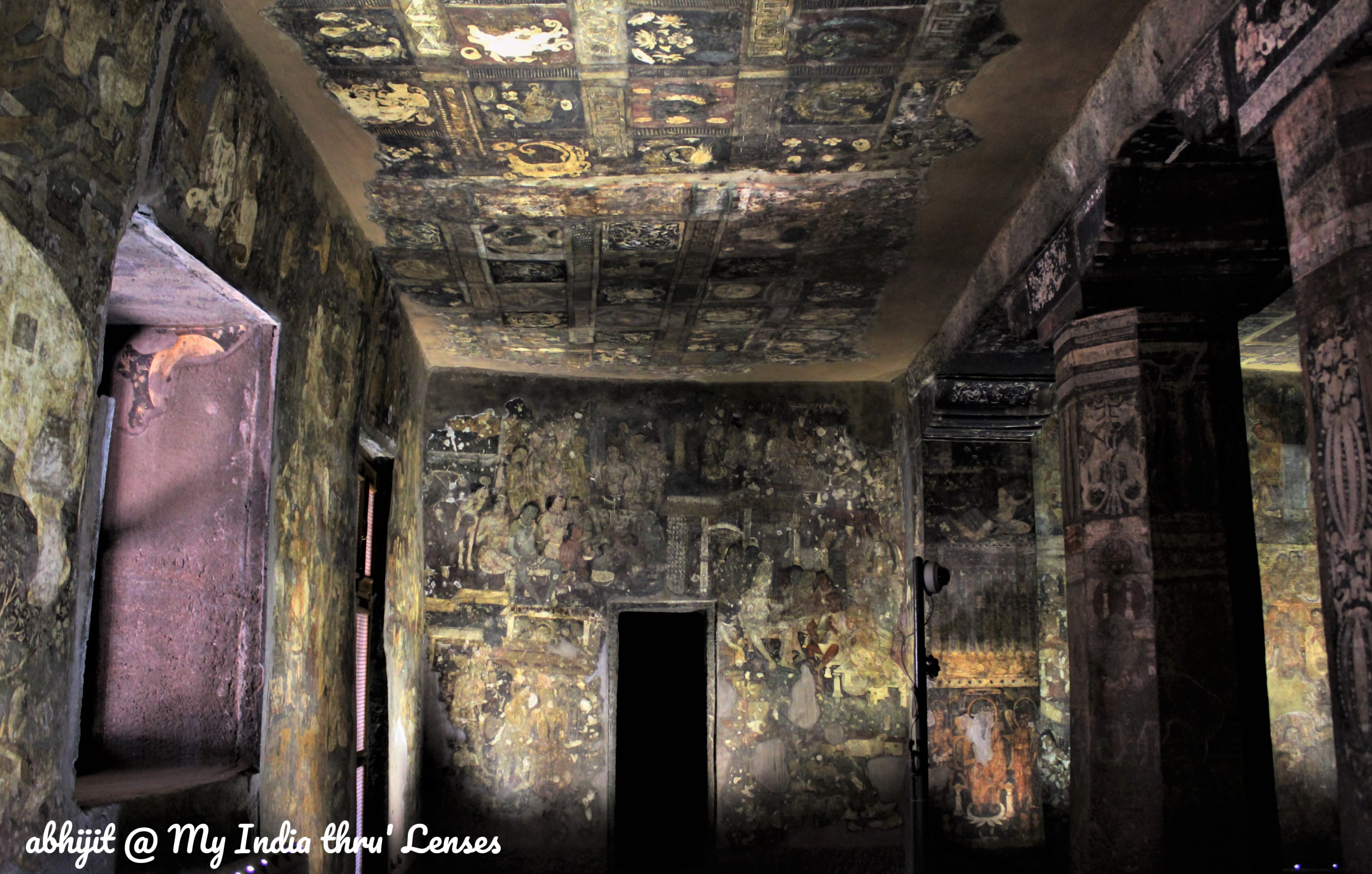 Murals on the walls, pillars and ceiling of Cave 17