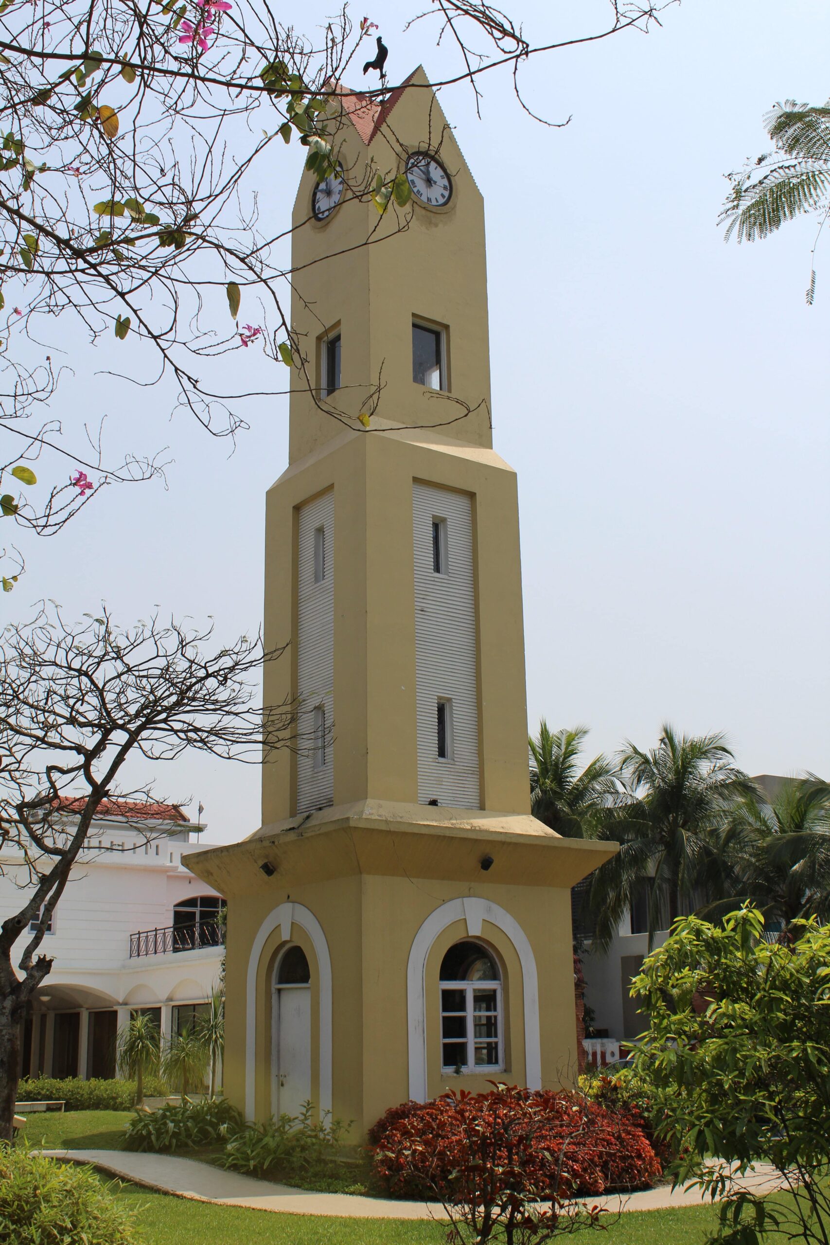 A Tower while you walk towards the Ffort  entrance